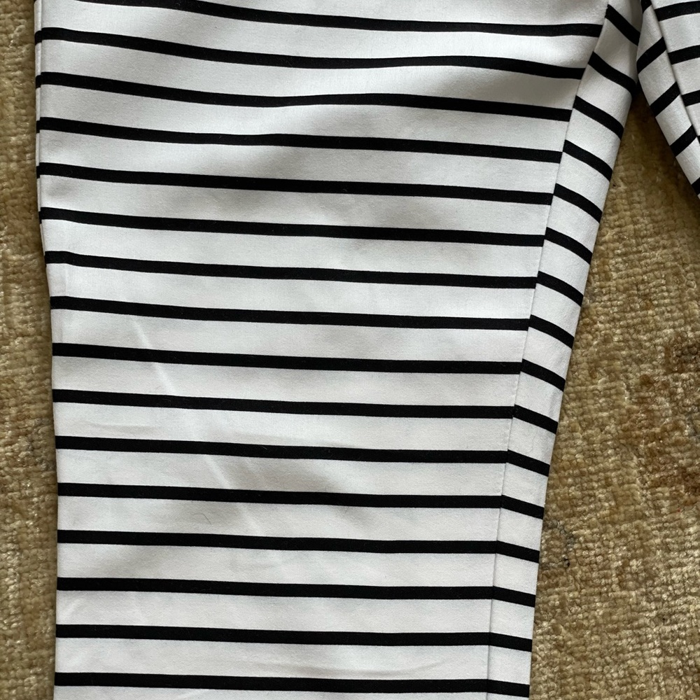Express The Columnist Black and White Striped Trousers, size 00R - Picture 2 of 9